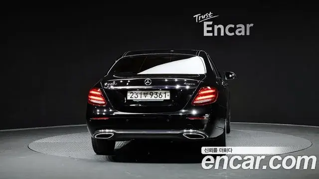 Mercedes-Benz E-Class 2019 — Фото 4/20