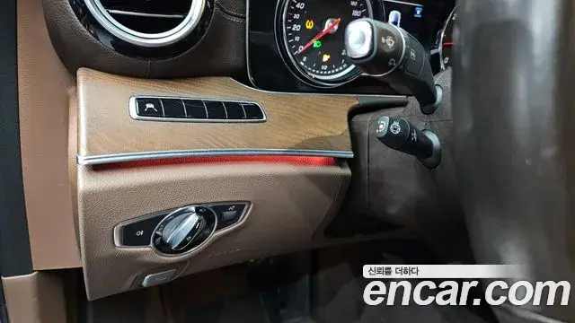 Mercedes-Benz E-Class 2019 — Фото 14/20