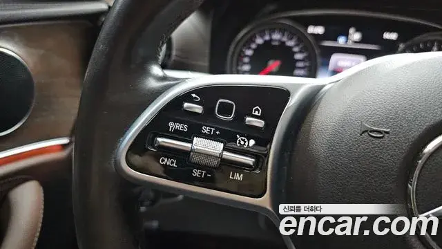Mercedes-Benz E-Class 2019 — Фото 20/20