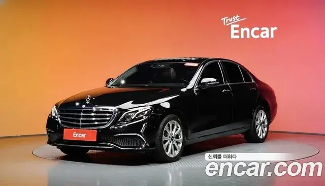 Mercedes-Benz E-Class 2019 — Фото 1/20