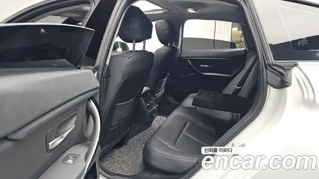 BMW 4 Series 2019 — Фото 11/20