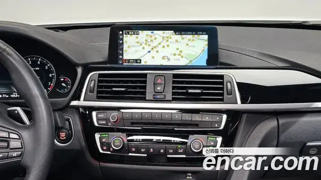 BMW 4 Series 2019 — Фото 18/20