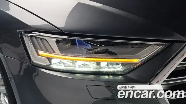 Audi A8 2019 — ფოტო 14/42