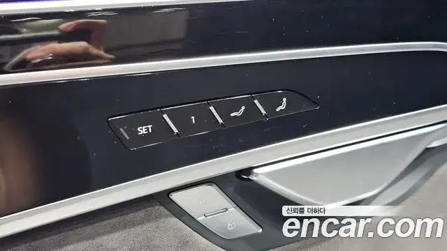 Audi A8 2019 — ფოტო 31/42