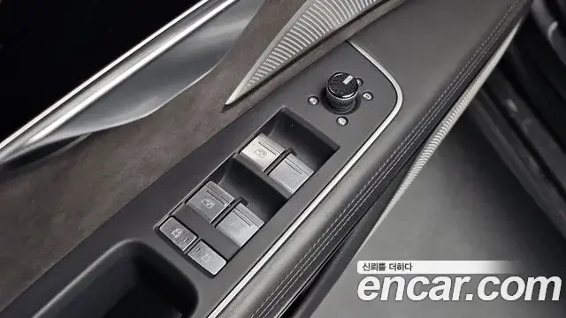 Audi A8 2019 — ფოტო 24/42