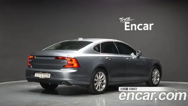Volvo S90 2018 — Photo 11/20