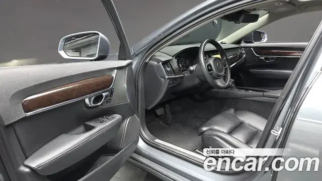 Volvo S90 2018 — Photo 1/20