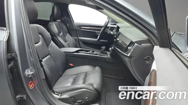 Volvo S90 2018 — Photo 17/20