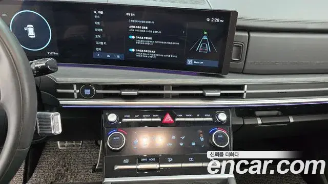 Hyundai Santa Fe 2024 — Photo 8/20