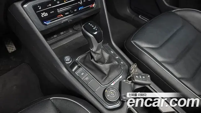 Volkswagen Tiguan 2023 — Photo 24/33