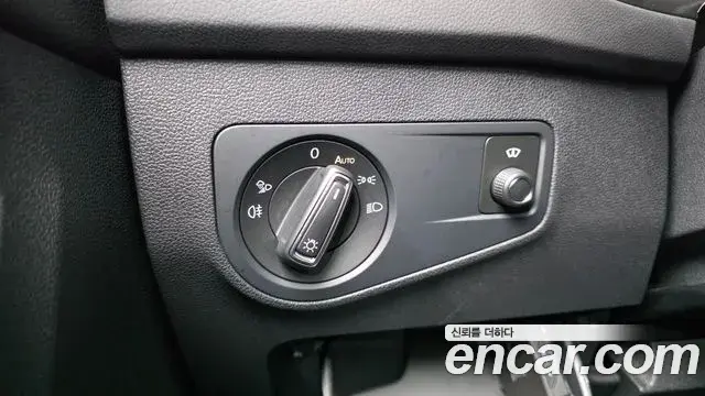 Volkswagen Tiguan 2023 — Photo 1/33