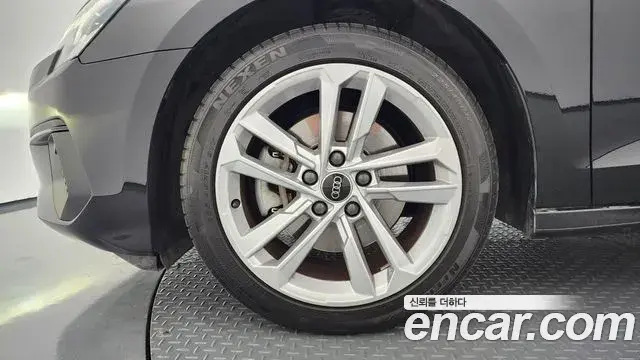 Audi A3 2023 — ფოტო 12/20