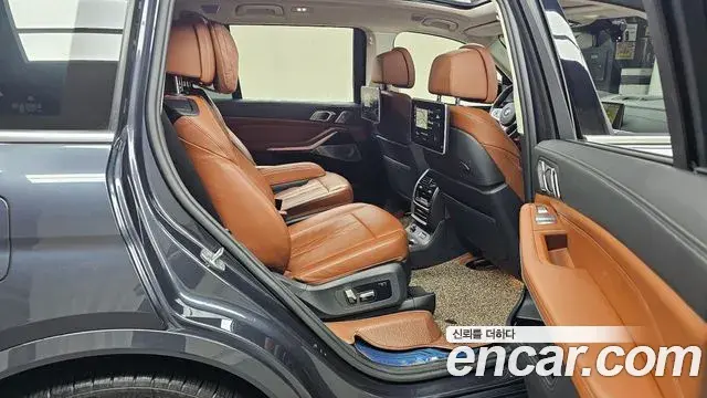 BMW X7 2020 — Фото 11/20