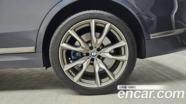 BMW X7 2020 — ფოტო 19/32
