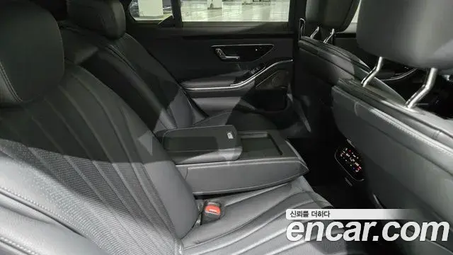Mercedes-Benz S-Class 2022 — Фото 19/20