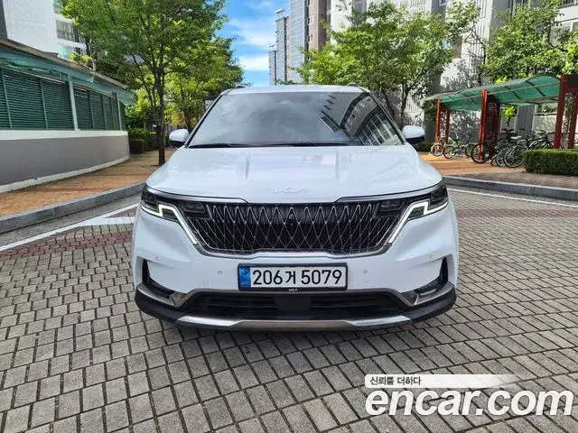Kia Carnival 2023 — Фото 1/20