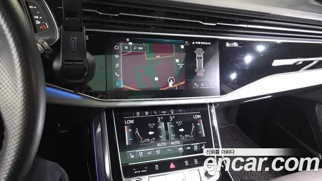 Audi Q8 2021 — Photo 11/35