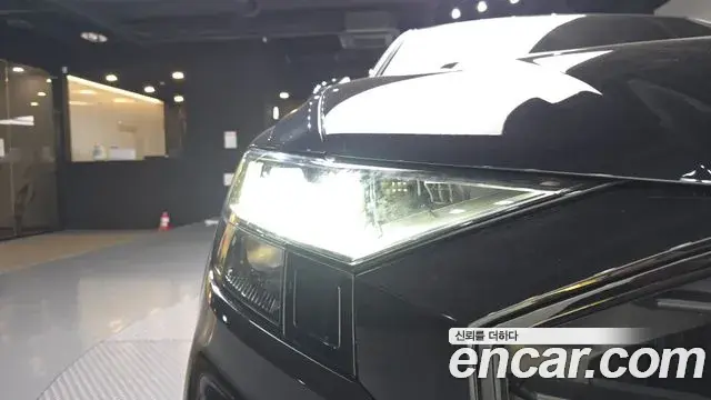 Audi Q8 2021 — Photo 27/35