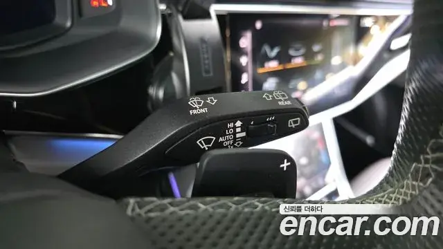 Audi Q8 2021 — Photo 22/35