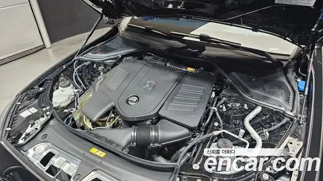 Mercedes-Benz E-Class 2025 — Photo 12/30