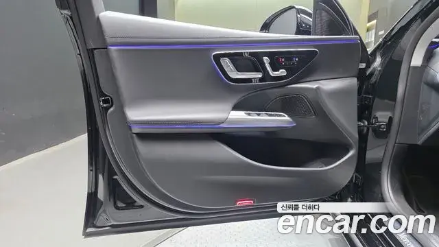 Mercedes-Benz E-Class 2025 — Photo 29/30