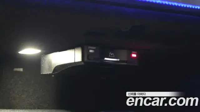 Mercedes-Benz E-Class 2025 — Photo 27/30