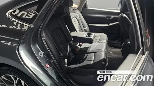 Hyundai Sonata Hybrid 2021 — ფოტო 3/20