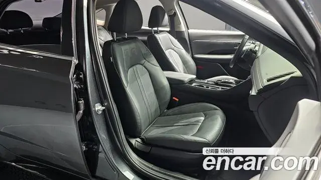 Hyundai Sonata Hybrid 2021 — ფოტო 16/20