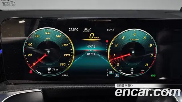 Mercedes-Benz GLB-Class 2021 — Фото 8/20
