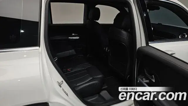 Mercedes-Benz GLB-Class 2021 — Фото 12/20