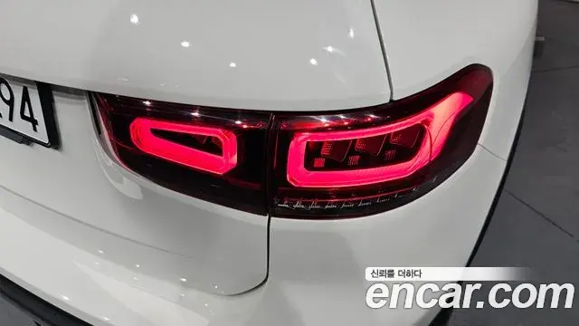 Mercedes-Benz GLB-Class 2021 — ფოტო 31/35
