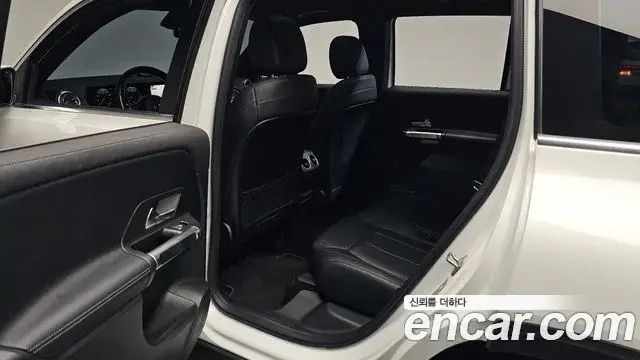 Mercedes-Benz GLB-Class 2021 — ფოტო 10/35