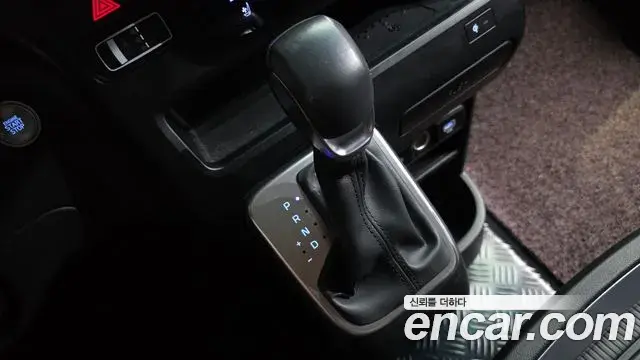 Hyundai Staria 2024 — Фото 9/20