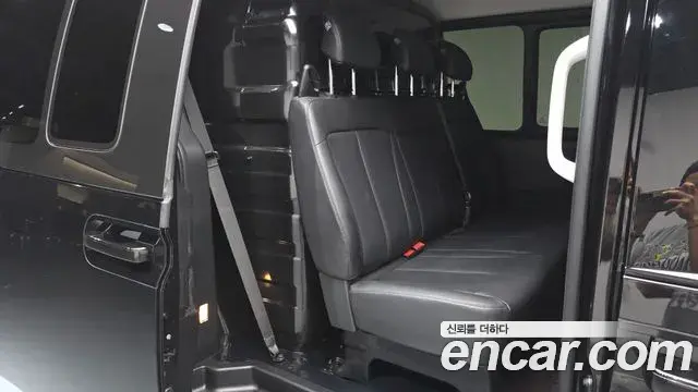 Hyundai Staria 2024 — Фото 11/20