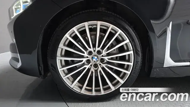 BMW 7 Series 2021 — Şəkil 30/35
