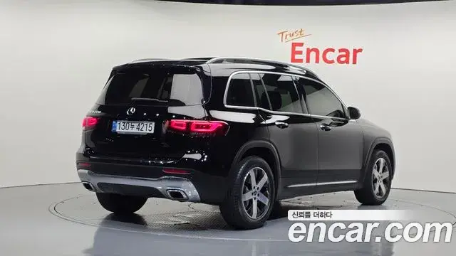 Mercedes-Benz GLB-Class 2020 — Фото 2/20