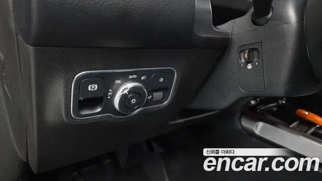 Mercedes-Benz GLB-Class 2020 — Фото 20/20