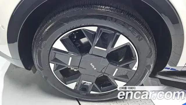 Kia Sportage 2024 — ფოტო 16/36