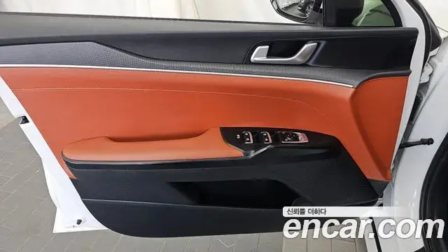 Kia K5 2023 — Şəkil 1/30