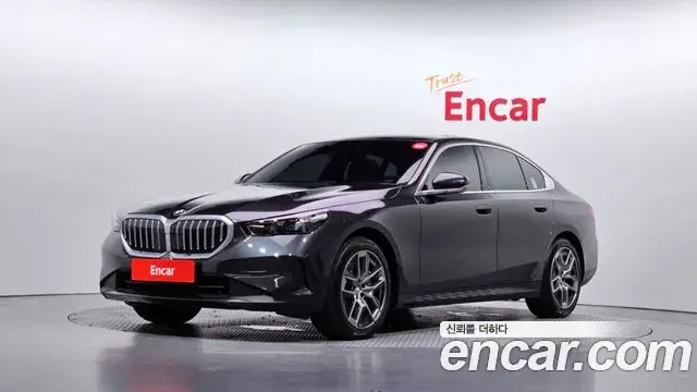 BMW 5 Series 2023 — Photo 17/20
