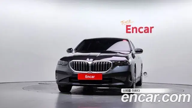 BMW 5 Series 2023 — Photo 14/20