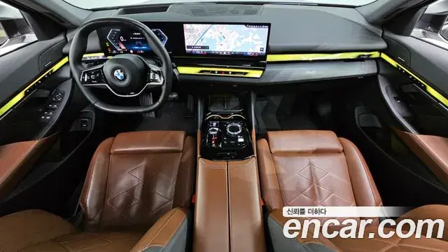 BMW 5 Series 2023 — Photo 11/20