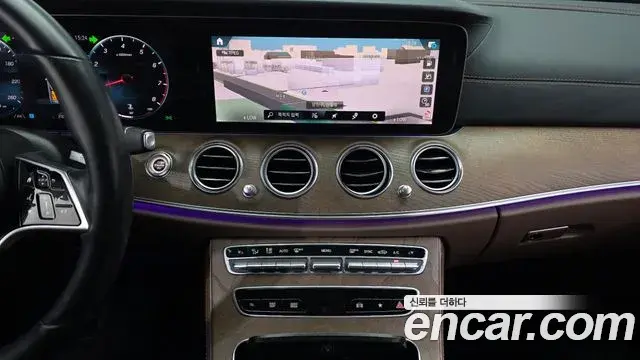 Mercedes-Benz E-Class 2021 — Фото 14/20