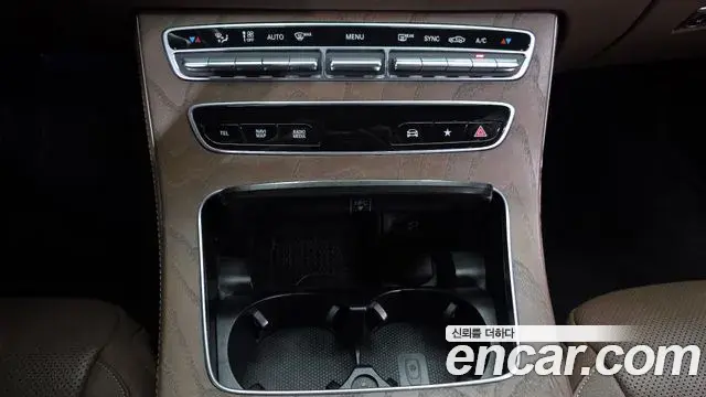 Mercedes-Benz E-Class 2021 — Şəkil 1/40