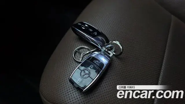 Mercedes-Benz E-Class 2021 — Şəkil 22/40
