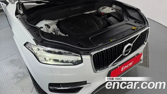 Volvo XC90 2018 — Photo 9/20