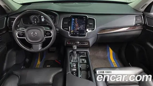 Volvo XC90 2018 — Photo 13/20