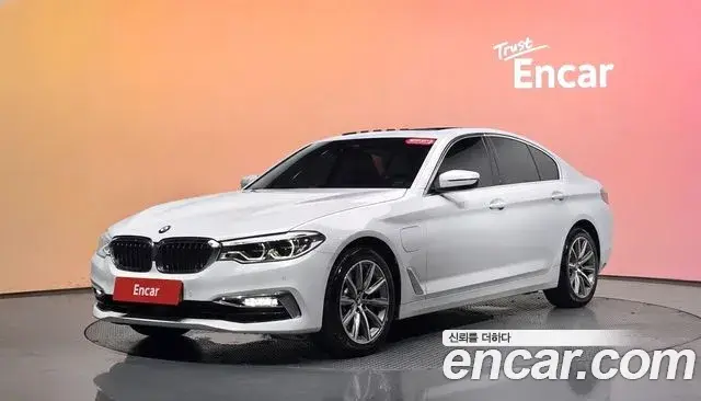 BMW 5 Series 2020 — Фото 1/20