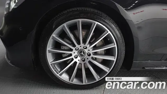 Mercedes-Benz S-Class 2018 — ფოტო 25/36
