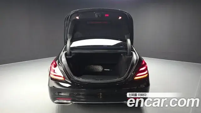 Mercedes-Benz S-Class 2018 — ფოტო 24/36